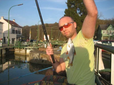 Magnifique gardon de 24 cm à la pêche à la perle