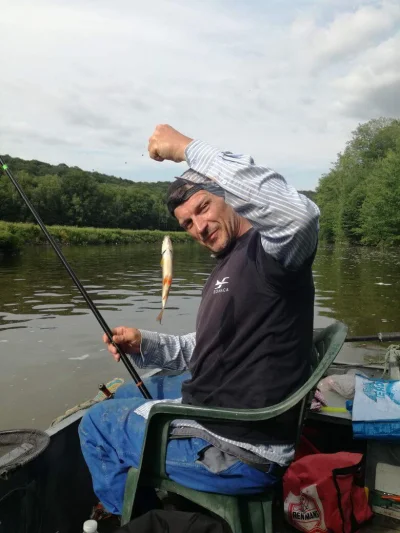 Beau gardon de pêche à la perle