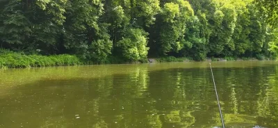 paysages incroyables tout en maîtrisant les techniques de pêche du gardon en déversoir